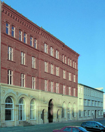 Die einzig erhaltene Fassade der einstiegen Markthalle III in der Zimmerstraße